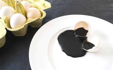 what causes black egg yolks.